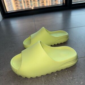 Yeezy Slide